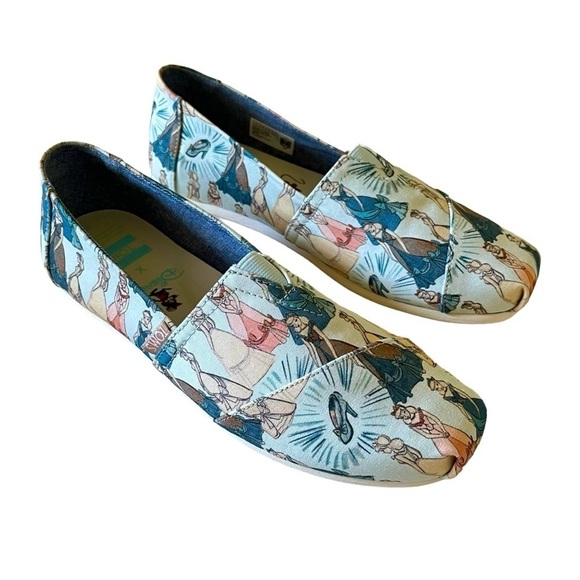 Toms x Disney limited edition Cinderella print classic canvas slip-on shoes - Picture 1 of 9